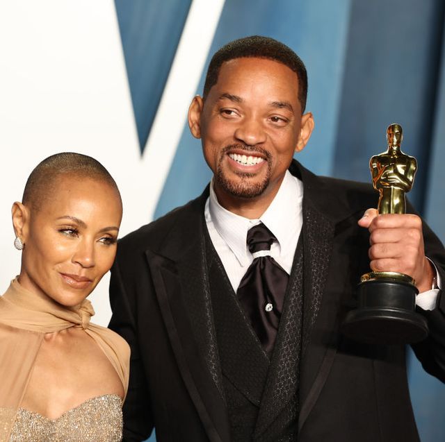 beverly hills, california march 27 l r jada pinkett smith and will smith attend the 2022 vanity fair oscar party hosted by radhika jones at wallis annenberg center for the performing arts on march 27, 2022 in beverly hills, california photo by arturo holmesfilmmagic
