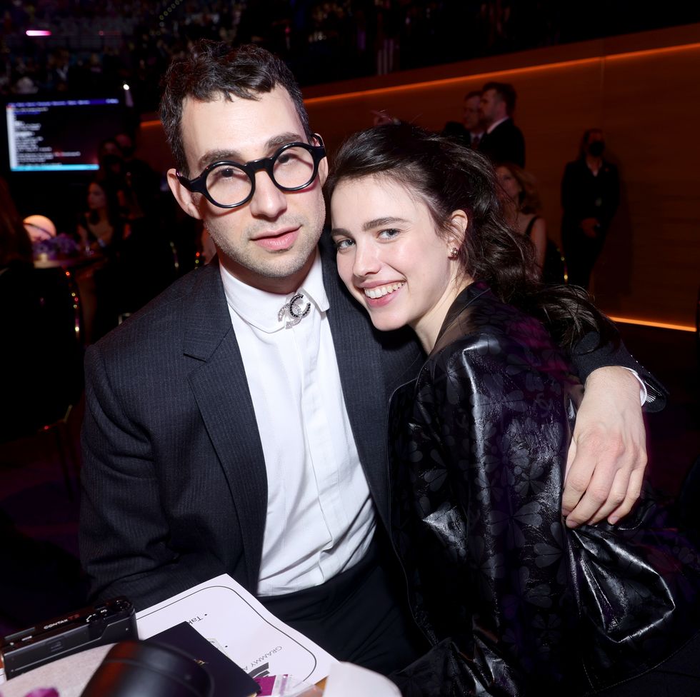 las vegas, nevada april 03 l r jack antonoff and margaret qualley attend the 64th annual grammy awards at mgm grand garden arena on april 03, 2022 in las vegas, nevada photo by emma mcintyregetty images for the recording academy