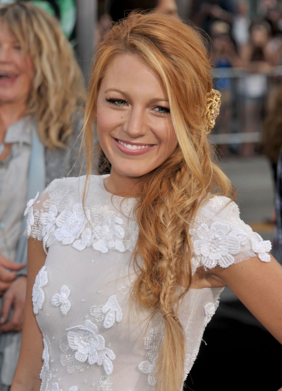 Hair, Hairstyle, Blond, Long hair, Beauty, Premiere, Layered hair, Smile, Fashion, Hair coloring, 