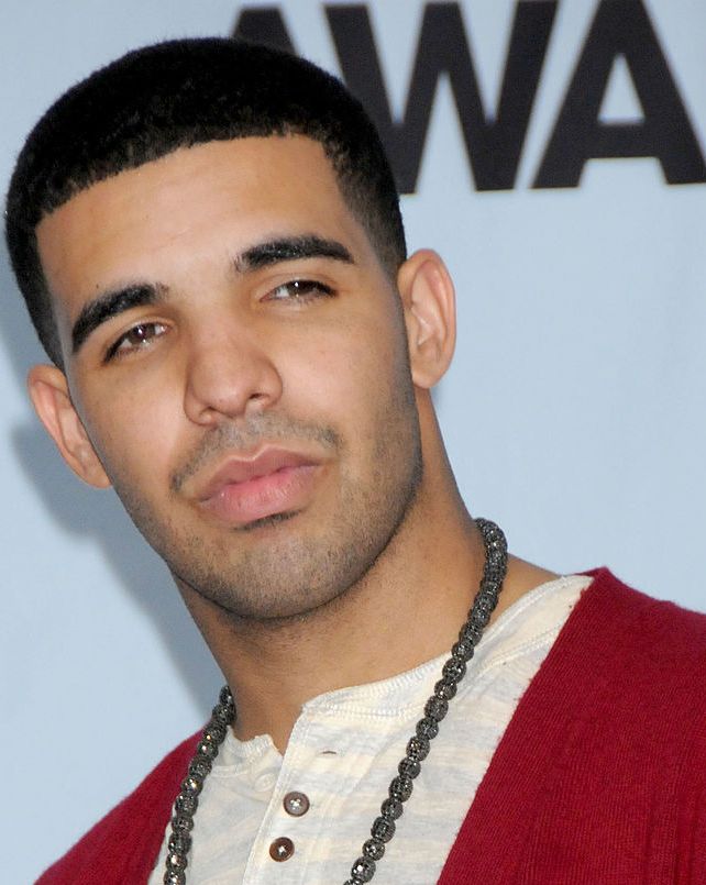 drake without eyebrows and teeth