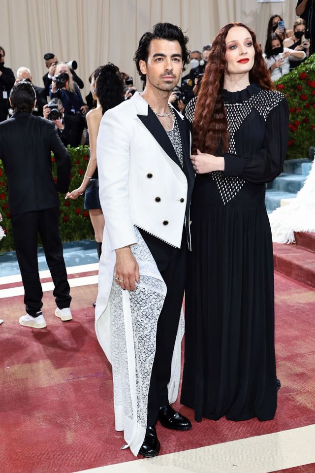 new york, new york   may 02 l r joe jonas and sophie turner attend the 2022 met gala celebrating in america an anthology of fashion at the metropolitan museum of art on may 02, 2022 in new york city photo by jamie mccarthygetty images