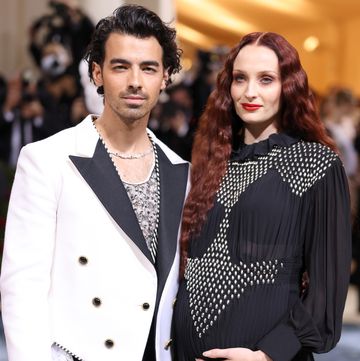 new york, new york may 02 l r joe jonas and sophie turner attend the 2022 met gala celebrating in america an anthology of fashion at the metropolitan museum of art on may 02, 2022 in new york city photo by john shearergetty images