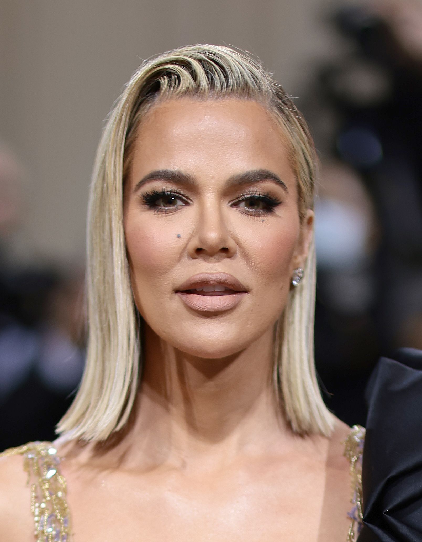 Khloe Kardashian looks unrecognizable as she debuts new blond hair after  being 'banned' from the Met Gala