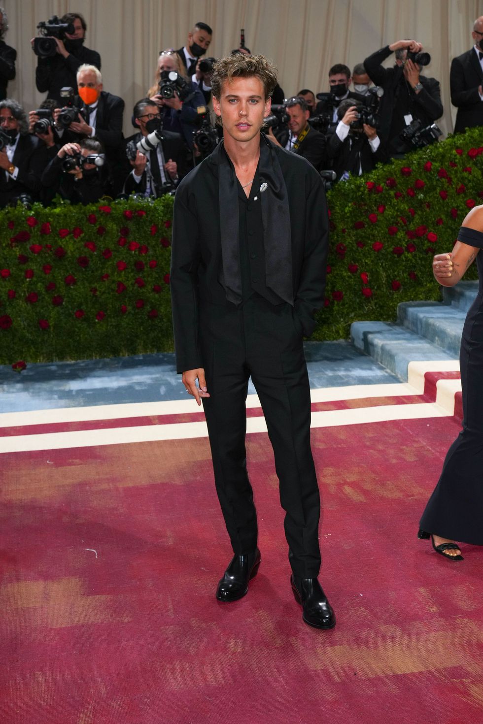 new york, new york   may 02 austin butler attends the 2022 met gala celebrating in america an anthology of fashion at the metropolitan museum of art on may 2, 2022 in new york city photo by gothamgetty images