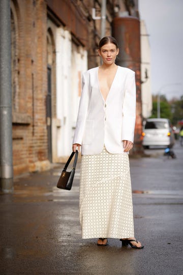 falda midi en el street style de australia