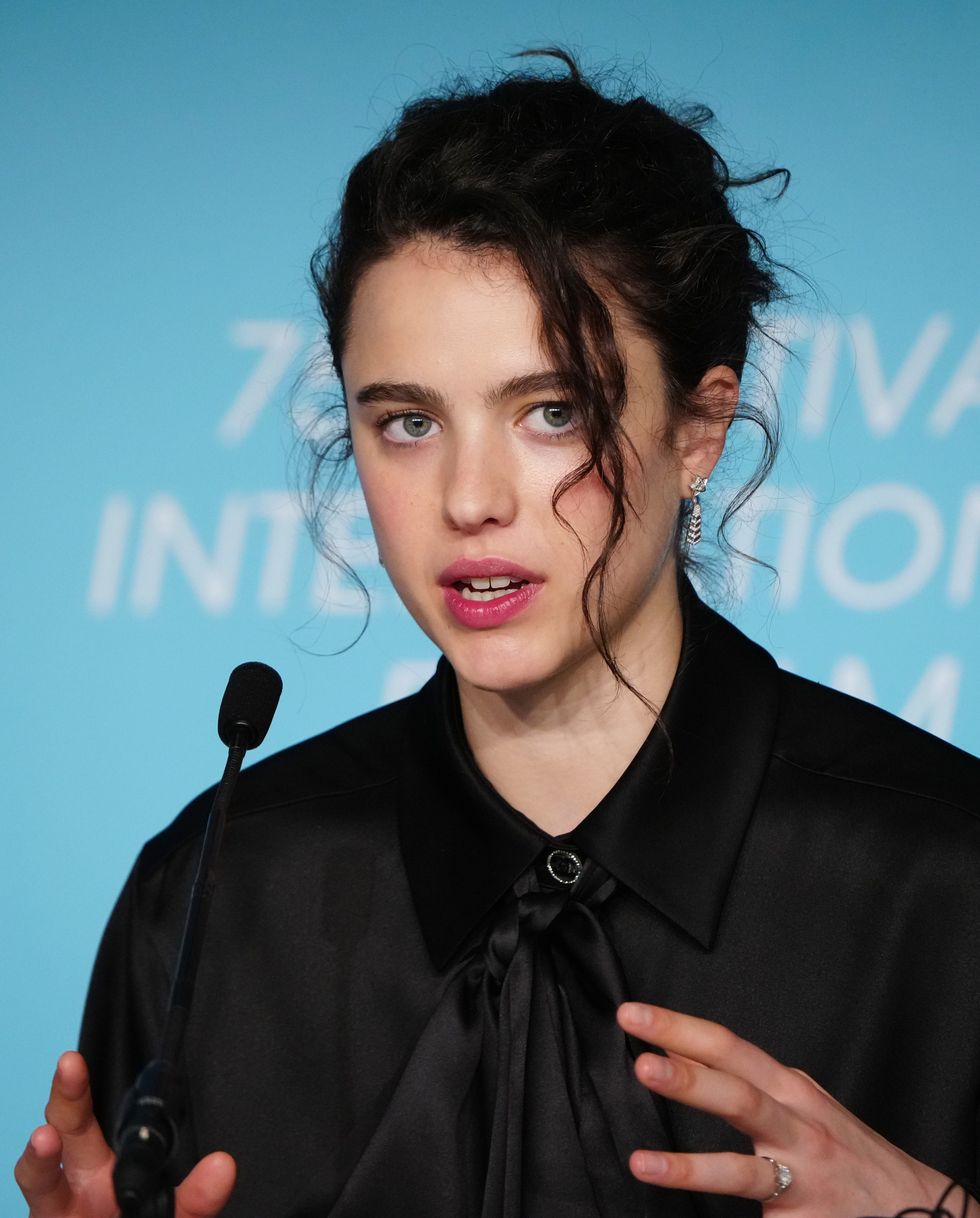 cannes, france may 26 margaret qualley attends the press conference for stars at noon during the 75th annual cannes film festival at palais des festivals on may 26, 2022 in cannes, france photo by poolgetty images