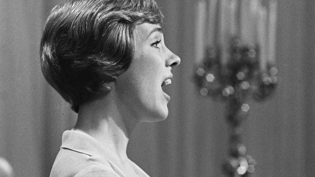 Julie Andrews Had Surgery to Fix a ‘Weak Spot’ on Her Vocal Cords and Lost Her Singing Voice