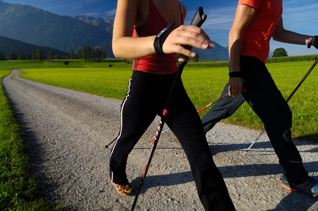 caminata nordica marcha con bastones andar