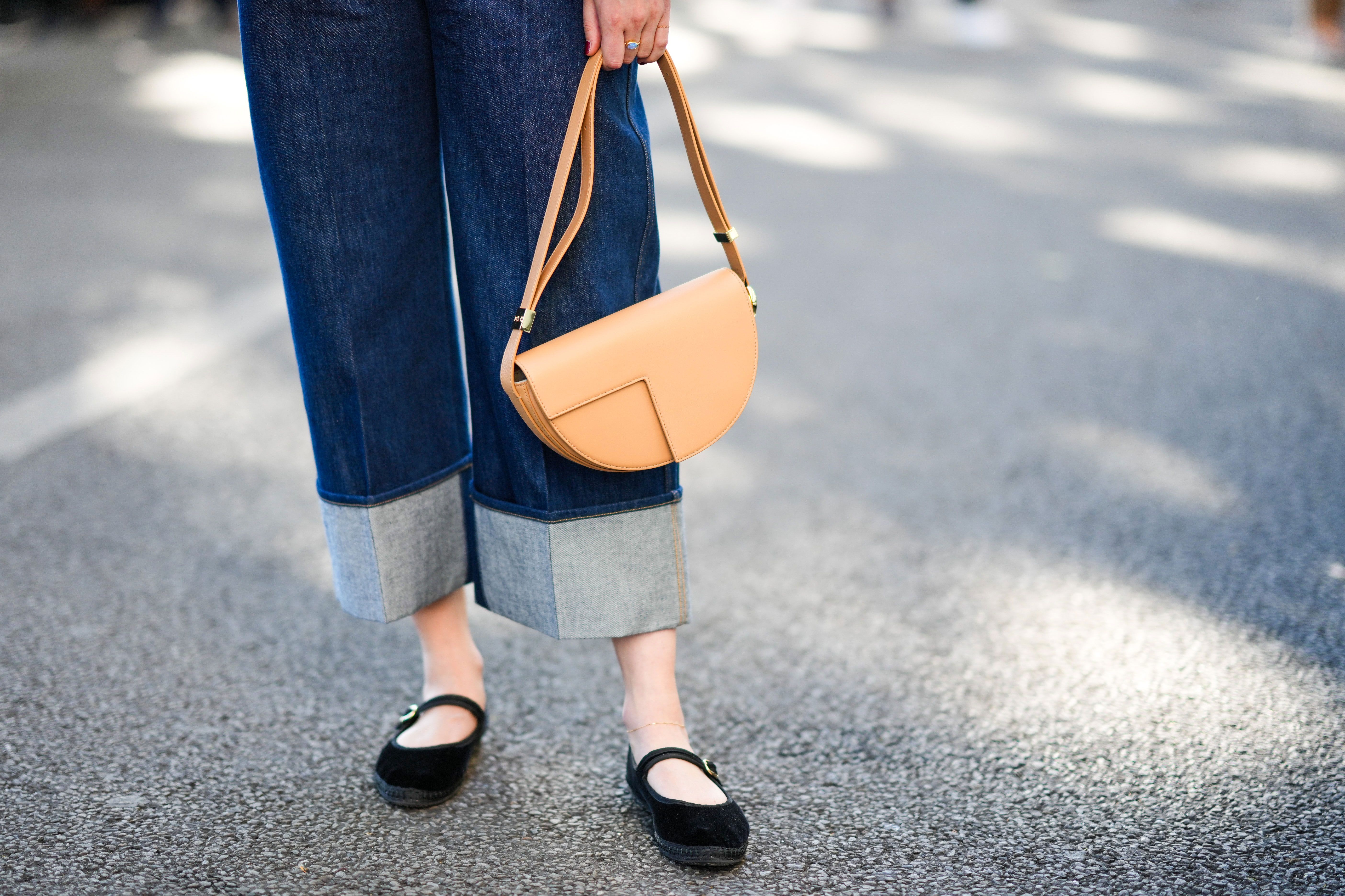 Black flats arch support on sale