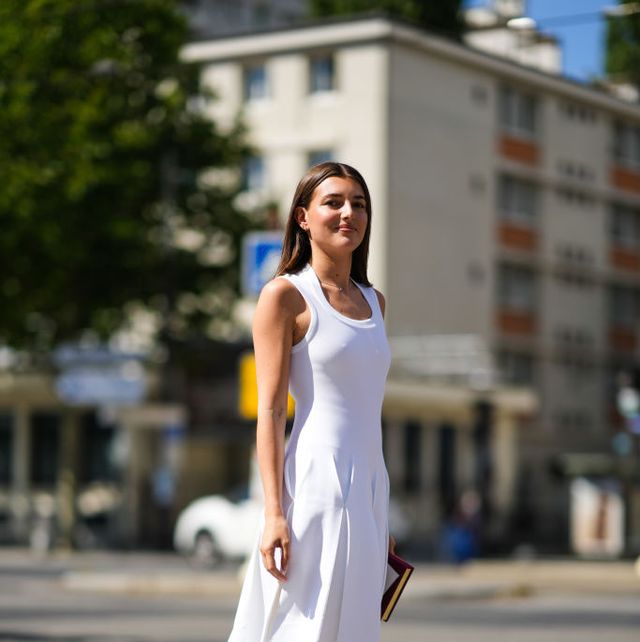 El vestido blanco más top y más vendido de  es este de 32€
