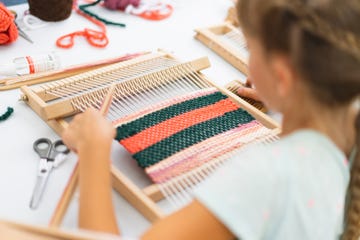 por qué tejer en un telar es la manualidad que se va a poner de moda