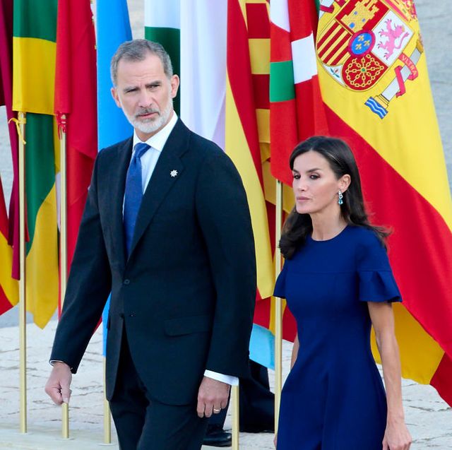 madrid, spain july 15 king felipe vi of spain and queen letizia of spain attend the state tribute to the covid victims and health workers at the royal palace on july 15, 2022 in madrid, spain photo by carlos alvarezgetty images