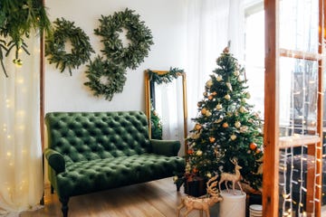 recibidor con decoracion de navidad