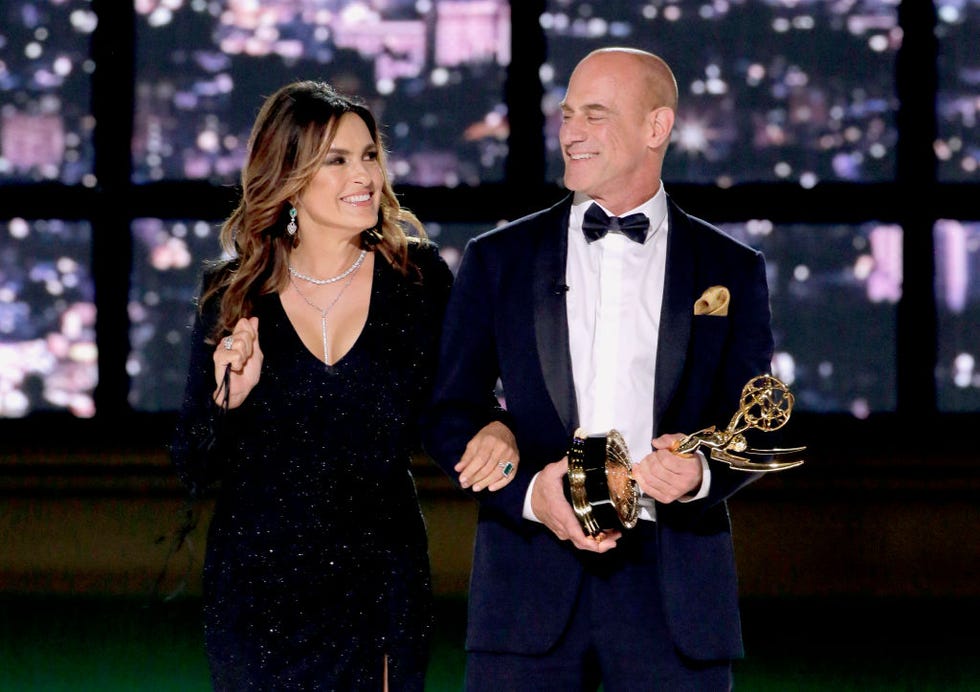 los angeles, california september 12: 74th annual primetime emmy awards pictured: (l r) mariska hargitay and christopher meloni speak on stage during the 74th annual primetime emmy awards held at the microsoft theater on september 12, 2022. (photo by chris haston/nbc via getty images)