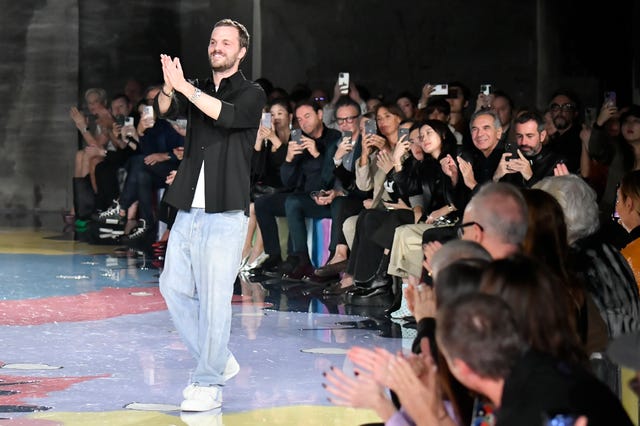 milan, italy septembre 24 fashion designer matthieu blazy walks the runway during the bottega veneta ready to wear springsummer 2023 fashion show as part of the milan fashion week on september 24, 2022 in milan, italy photo by victor virgilegamma rapho via getty images