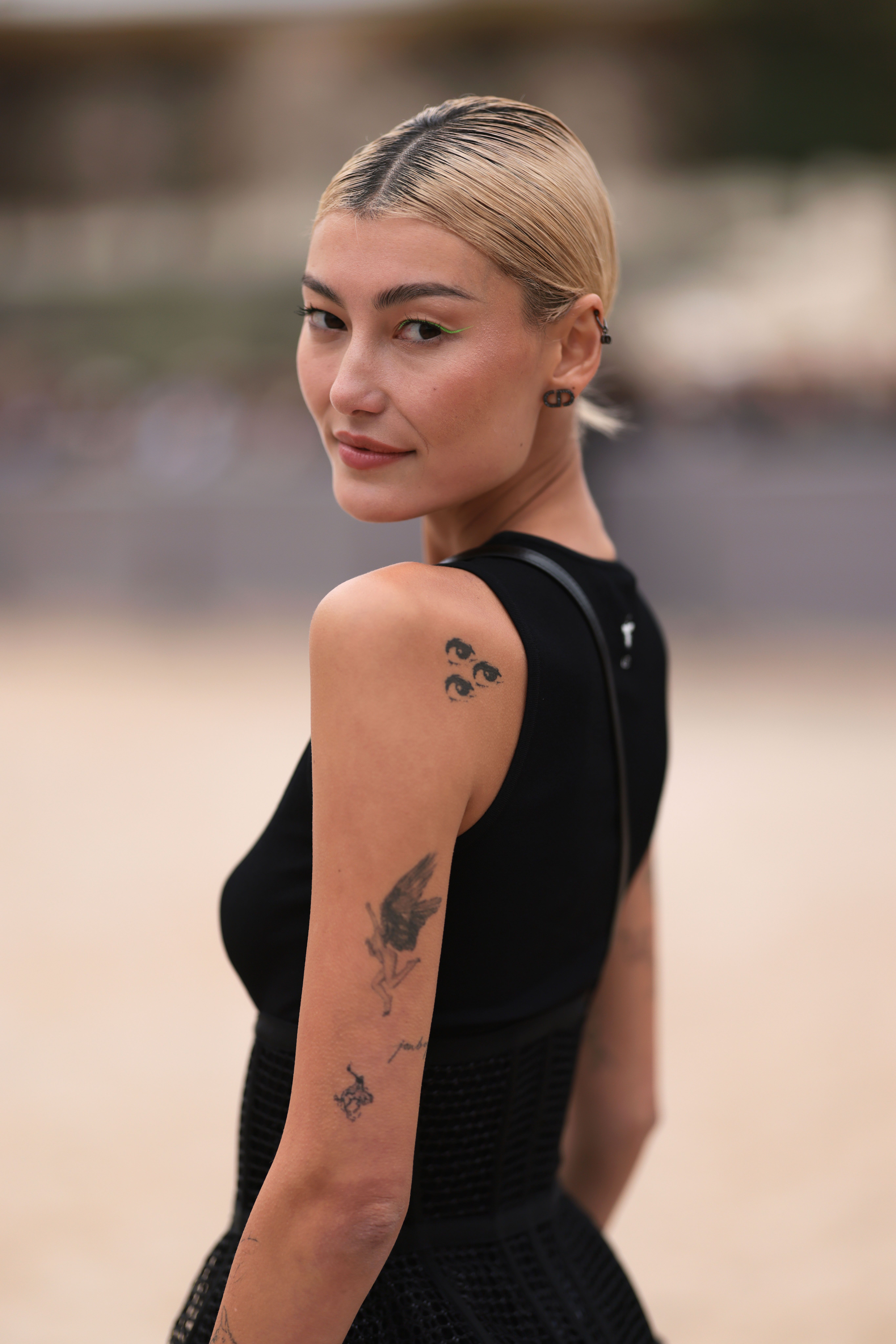 15 Completely Logical Reasons Why You Should Date A Girl With Tattoos