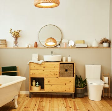 Baño con mueble de lavabo de madera baño con mueble de lavabo de madera