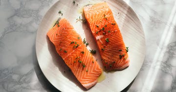 can you eat raw salmon