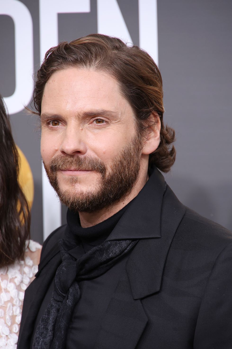 beverly hills, california january 10 daniel brühl attends the 80th annual golden globe awards at the beverly hilton on january 10, 2023 in beverly hills, california photo by daniele venturelliwireimage