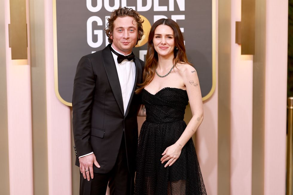 beverly hills, california january 10 l r jeremy allen white and addison timlin attend the 80th annual golden globe awards at the beverly hilton on january 10, 2023 in beverly hills, california photo by matt winkelmeyerfilmmagic