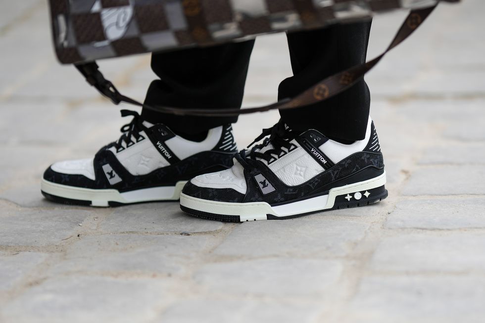 Louis Vuitton, le sneakers in edizione limitata con tre artisti