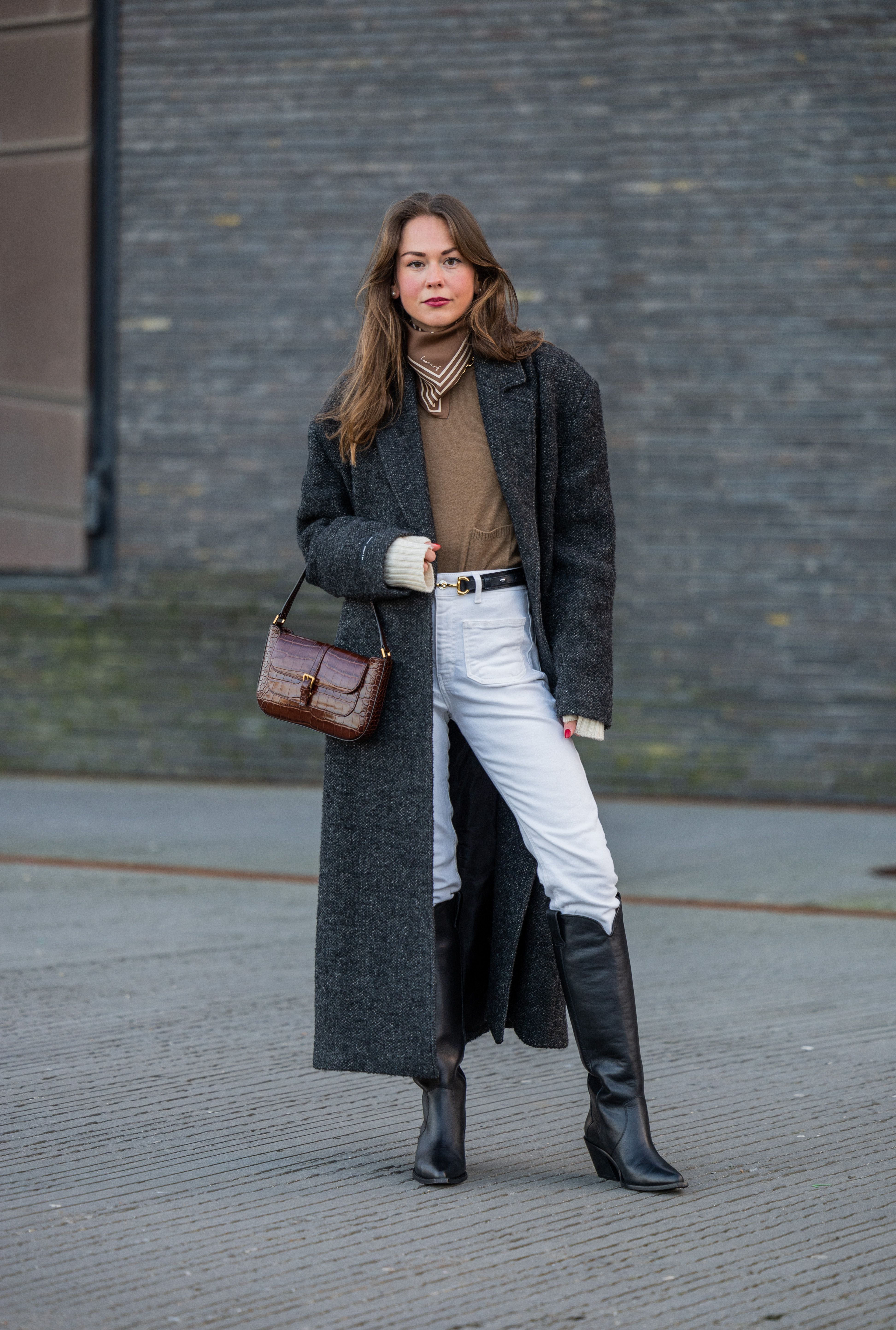 Pantalon con best sale botas altas