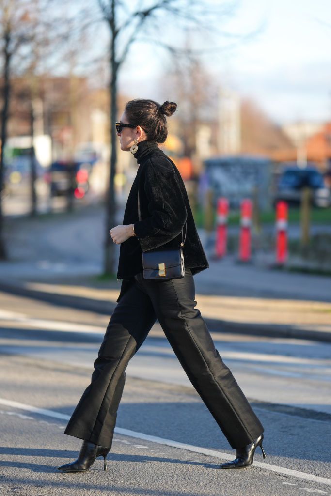 El bolso de Calvin Klein que aman las galeristas de Barcelona a 62