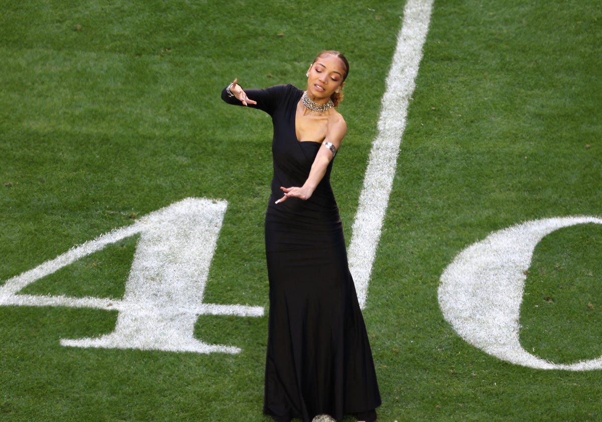 Who are the deaf performers at the Super Bowl? Meet Warren 'Wawa