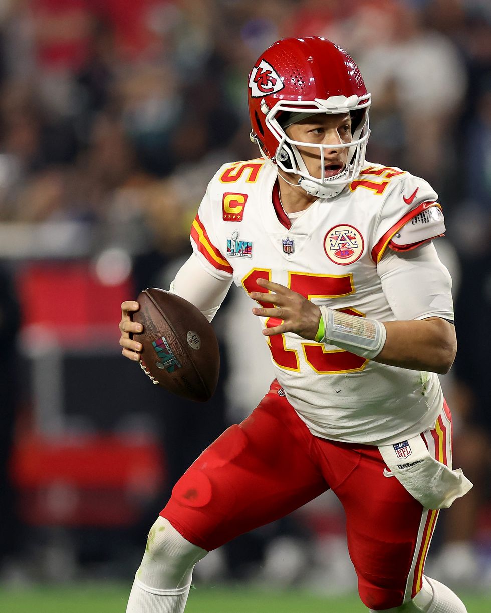 glendale, arizona february 12 patrick mahomes 15 of the kansas city chiefs looks to pass against the philadelphia eagles during the third quarter in super bowl lvii at state farm stadium on february 12, 2023 in glendale, arizona photo by christian petersengetty images