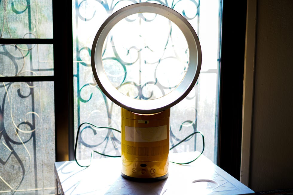 the picture shows a small bladeless retro table fan for office decoration.