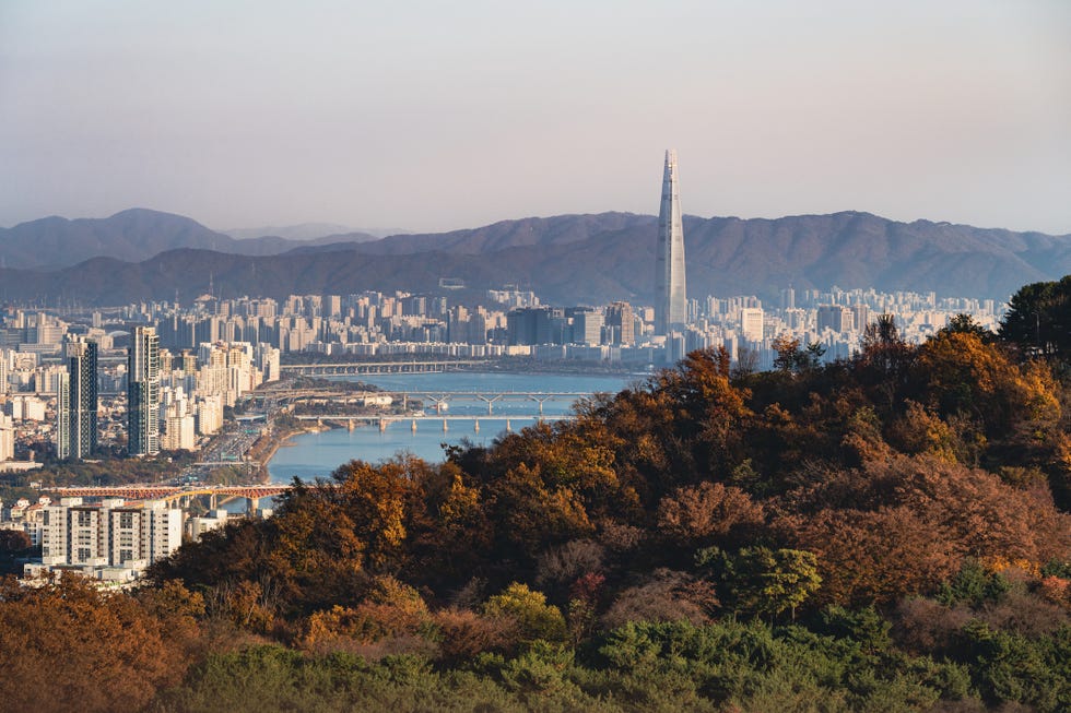 the lotte world tower in seoul south korea