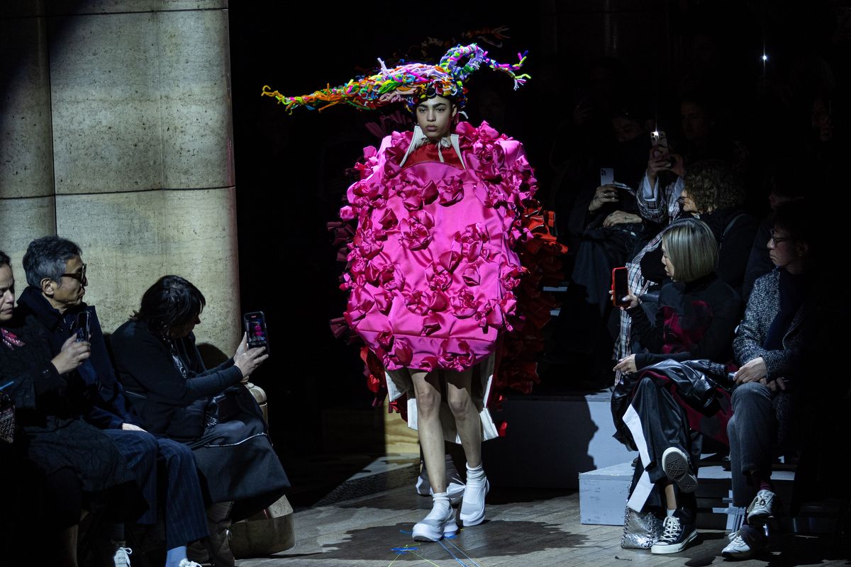 paris, france march 04 a model walks the runway during the comme des garcons ready to wear fallwinter 2023 2024 fashion show as part of the paris fashion week on march 4, 2023 in paris, france photo by victor lochongamma rapho via getty images