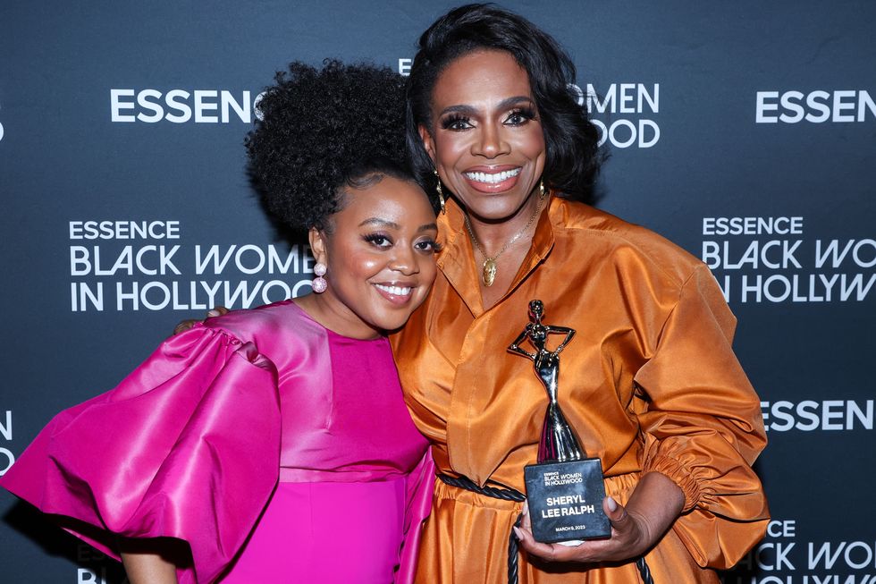 los angeles, california march 09 l r quinta brunson and honoree sheryl lee ralph pose with an award during the 2023 essence black women in hollywood awards at fairmont century plaza on march 09, 2023 in los angeles, california photo by robin l marshallgetty images for essence