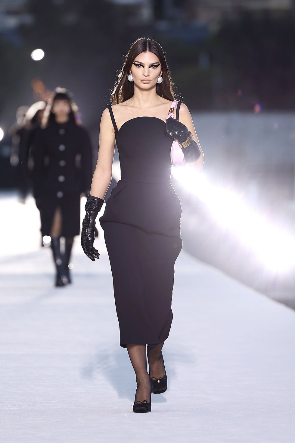 west hollywood, california march 09 emily ratajkowski walks the runway during the versace fw23 show at pacific design center on march 09, 2023 in west hollywood, california photo by arturo holmesgetty images
