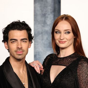 beverly hills, california march 12 joe jonas and sophie turner attend the 2023 vanity fair oscar party hosted by radhika jones at wallis annenberg center for the performing arts on march 12, 2023 in beverly hills, california photo by daniele venturelligetty images