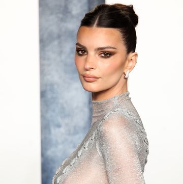 beverly hills, california march 12 editor’s note image contains partial nudity emily ratajkowski attends the 2023 vanity fair oscar party hosted by radhika jones at wallis annenberg center for the performing arts on march 12, 2023 in beverly hills, california photo by daniele venturelligetty images