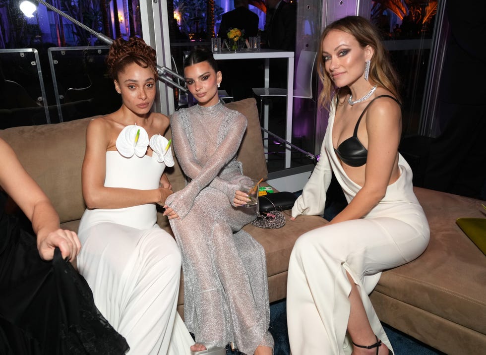 olivia wilde and emily ratajkowski together at vanity fair's party