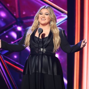 hollywood, california march 27 kelly clarkson speaks onstage during the 2023 iheartradio music awards at dolby theatre on march 27, 2023 in hollywood, california photo by monica schippergetty images