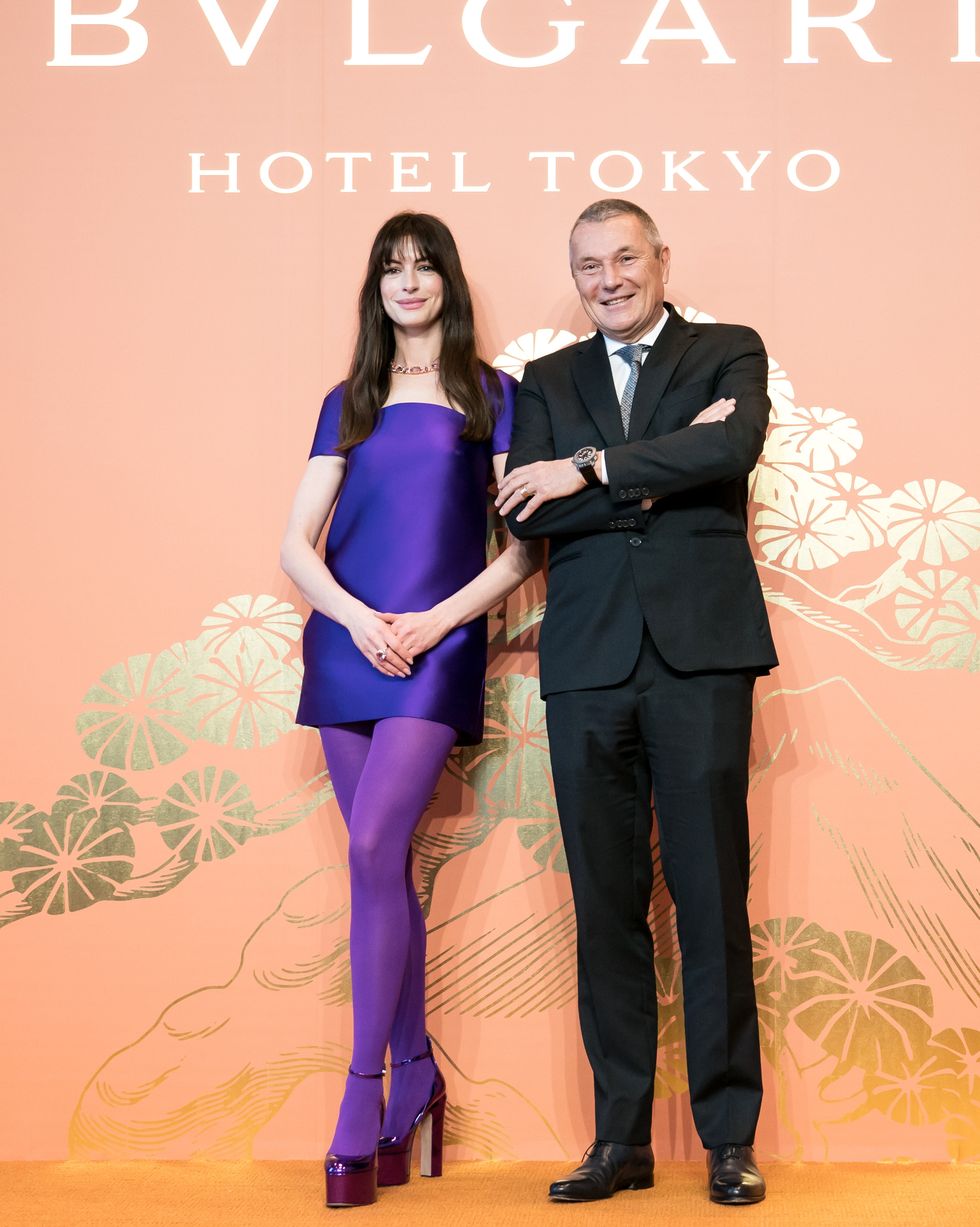 tokyo, japan april 04 actress and bvlgari global ambassador anne hathaway l and bvlgari group ceo jean christophe babin during a press conference for the opening of bvlgari hotel tokyo in the tokyo midtown yaesu building on april 04, 2023 in tokyo, japan photo by tomohiro ohsumigetty images