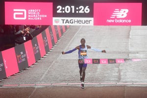 london, england april 23 kelvin kiptum of kenya crosses the finish line to win the elite mens marathon during the 2023 tcs london marathon on april 23, 2023 in london, england photo by alex davidsongetty images