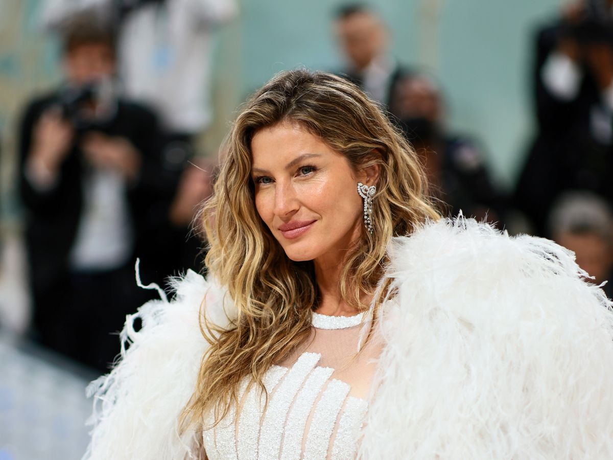 Gisele Bündchen Reveals Her Favorite Moments With Karl Lagerfeld