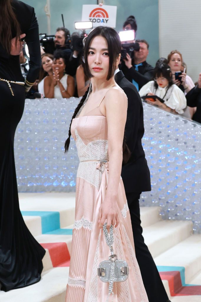 new york, new york may 01 song hye kyo attends the 2023 met gala celebrating karl lagerfeld a line of beauty at the metropolitan museum of art on may 01, 2023 in new york city photo by theo wargogetty images for karl lagerfeld