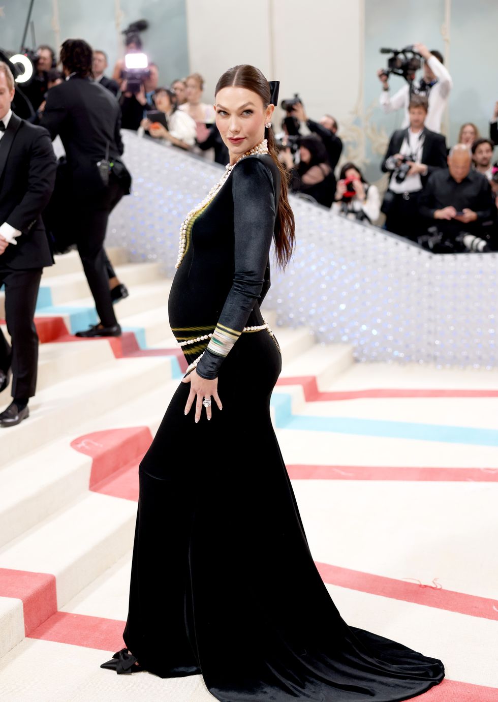 new york, new york may 01 karlie kloss attends the 2023 met gala celebrating karl lagerfeld a line of beauty at the metropolitan museum of art on may 01, 2023 in new york city photo by john shearerwireimage