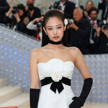 new york, new york may 01 jennie kim attends the 2023 met gala celebrating karl lagerfeld a line of beauty at the metropolitan museum of art on may 01, 2023 in new york city photo by dimitrios kambourisgetty images for the met museumvogue