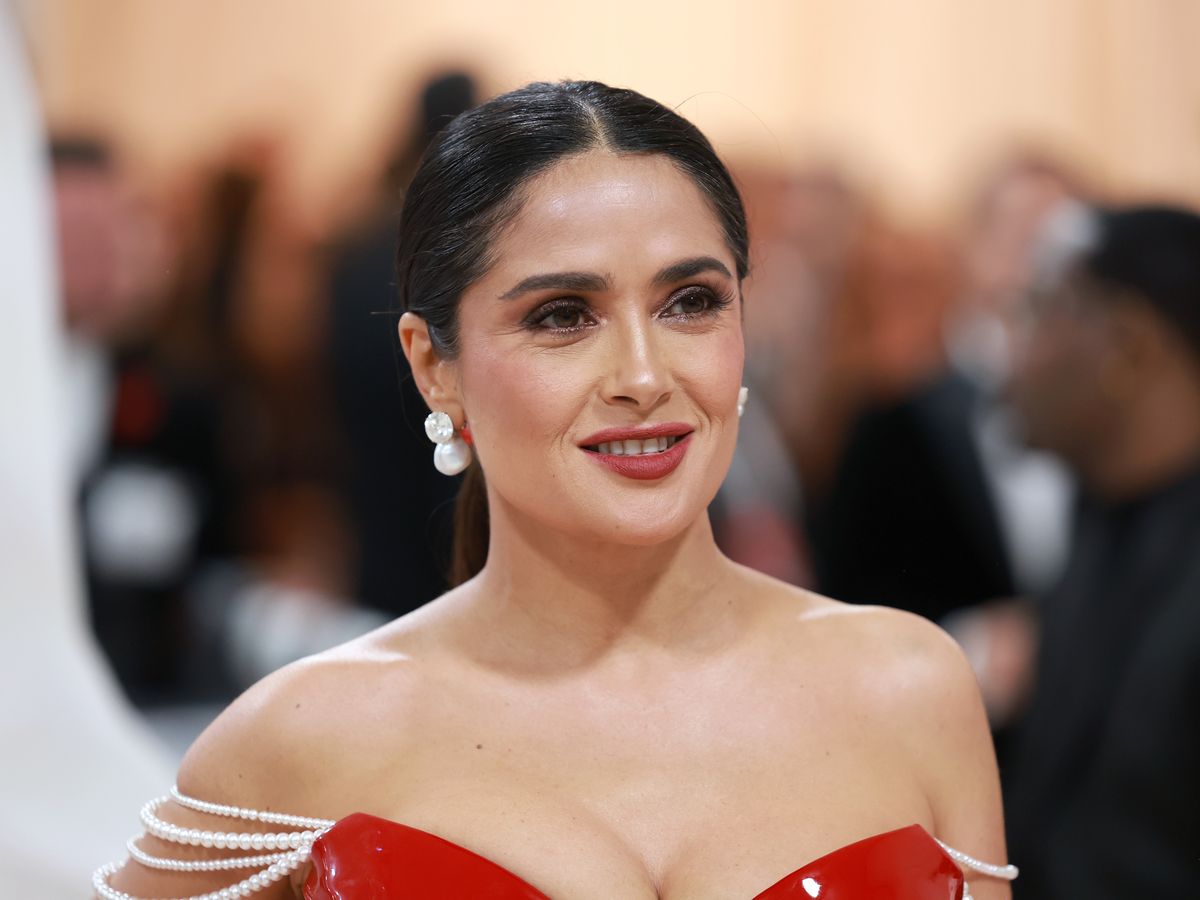 1200px x 900px - Salma Hayek Wore Red Bustier Gown With Sheer Lace Leg Slit to 2023 Met Gala