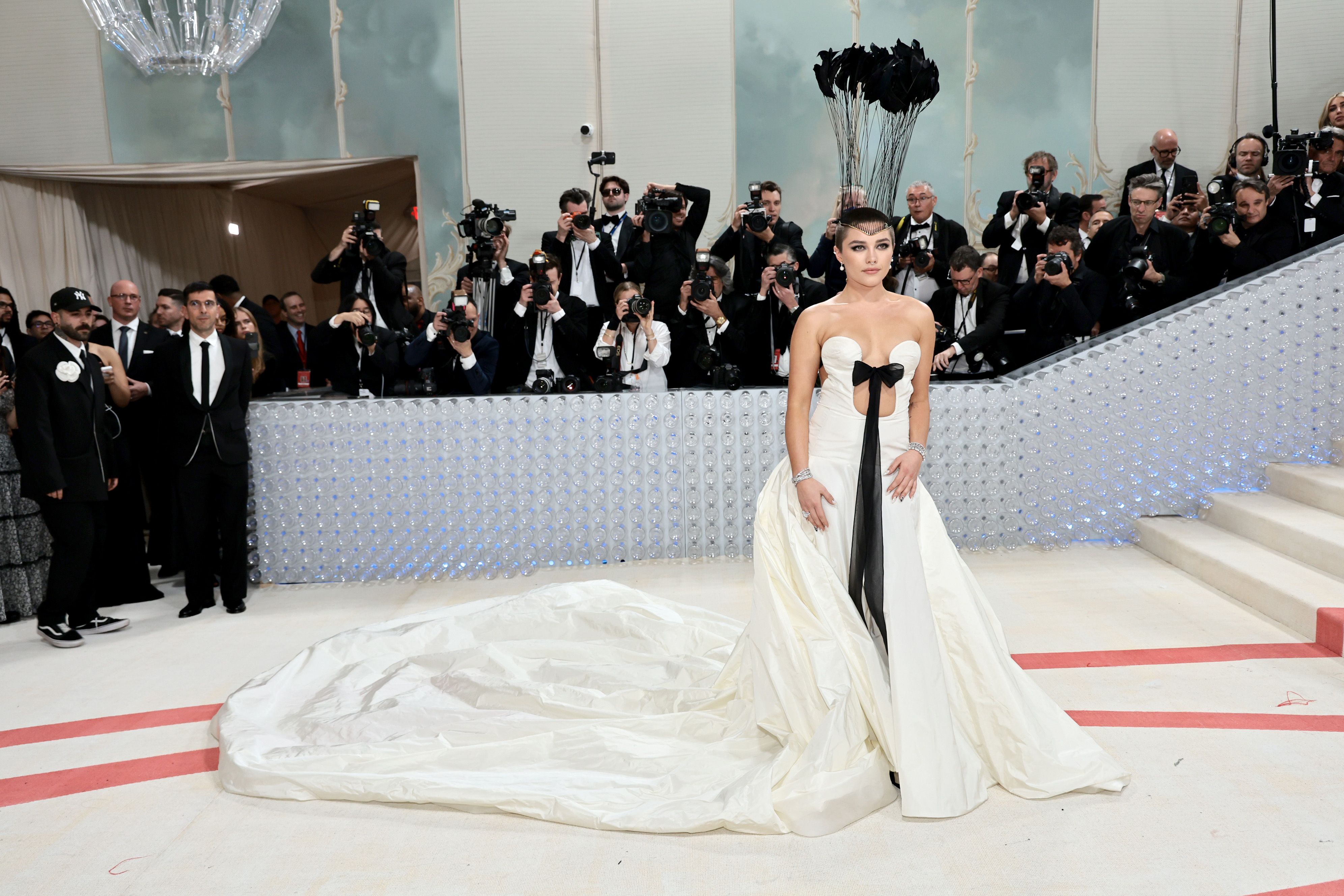Florence Pugh Wore a Towering Headpiece and Dramatic Train at the 2023 Met  Gala