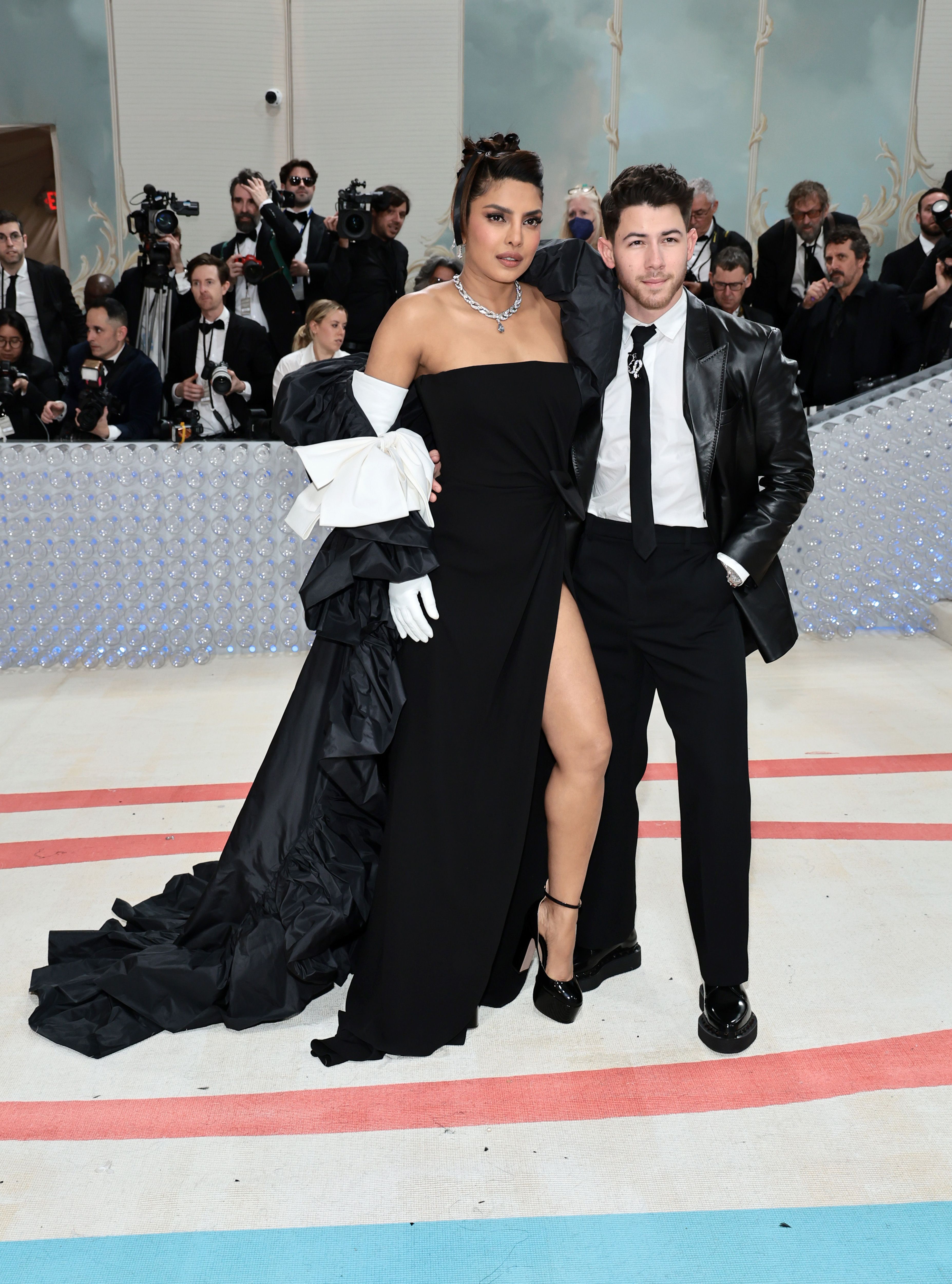 Priyanka chopra dress shop at met gala