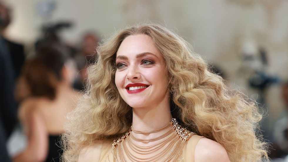 new york, new york may 01 amanda seyfried attends the 2023 met gala celebrating karl lagerfeld a line of beauty at the metropolitan museum of art on may 01, 2023 in new york city photo by theo wargogetty images for karl lagerfeld