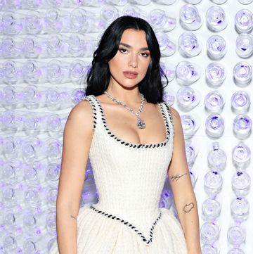 dua lipa wears black cut out dress new york, new york may 01 dua lipa attends the 2023 met gala celebrating karl lagerfeld a line of beauty at the metropolitan museum of art on may 01, 2023 in new york city photo by cindy ordmg23getty images for the met museumvogue