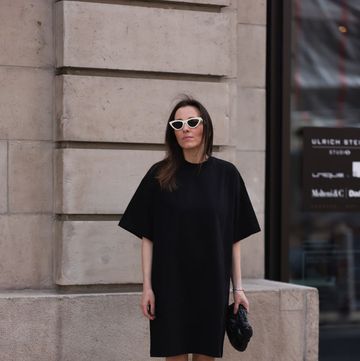 vestido negro en el street style de hamburgo